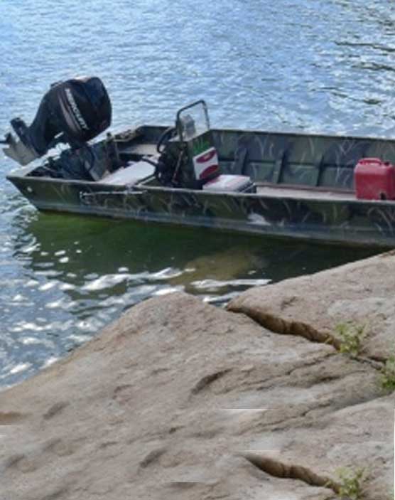 Proč si vybrat rybářský kemp Camp Ebro Boat with a powerful engine